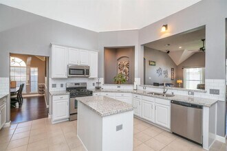 3208 Ivory Pointe Dr in League City, TX - Building Photo - Building Photo