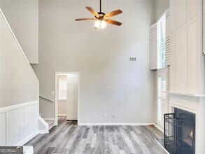403 Yarrow Way in Woodstock, GA - Foto de edificio - Building Photo
