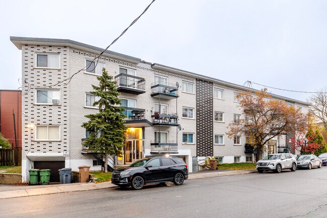 5350 Patricia Av in Montréal, QC - Building Photo - Building Photo