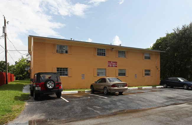 Riverside Park Apartments in Fort Lauderdale, FL - Building Photo - Building Photo