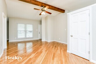 4332 Meadowgreen Trails Dr in St. Louis, MO - Foto de edificio - Building Photo