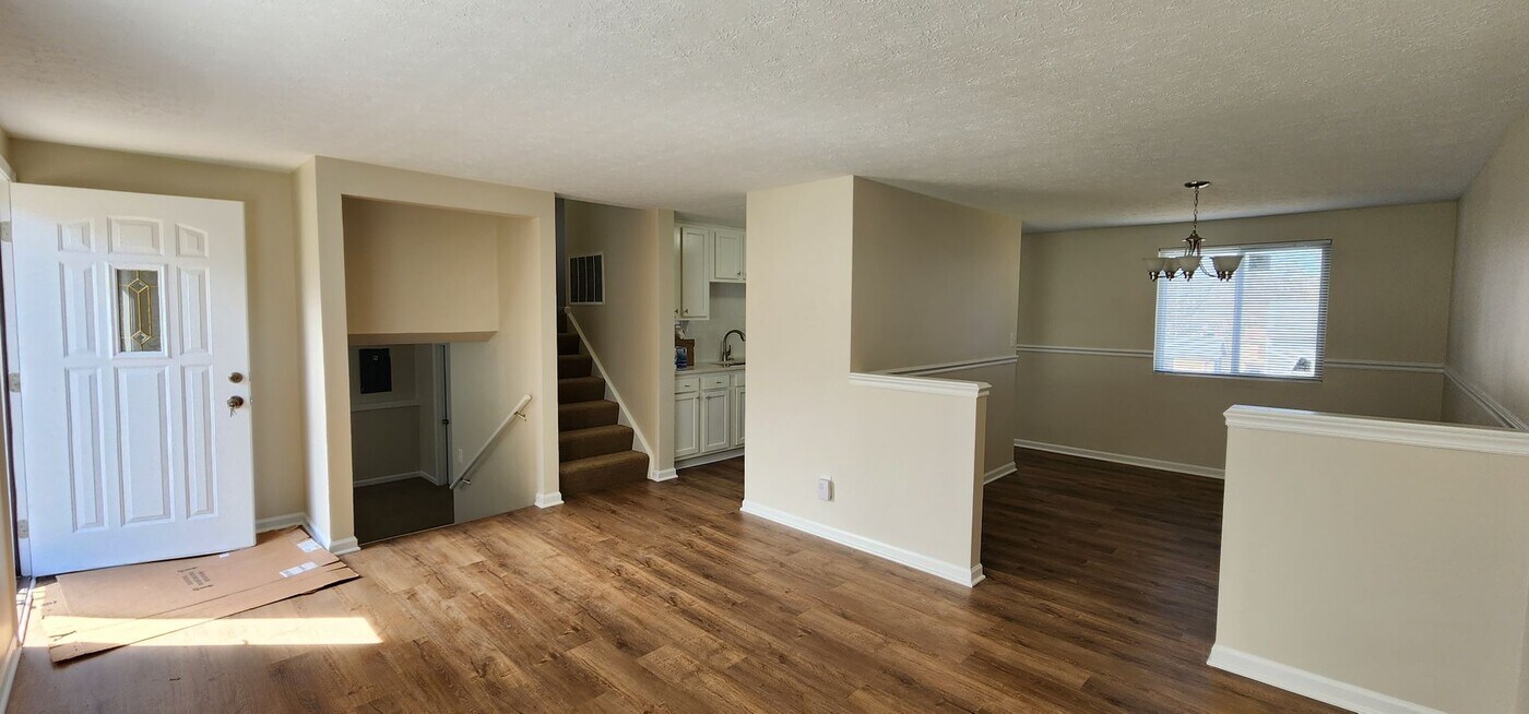 11607 Eastport Dr in Louisville, KY - Building Photo