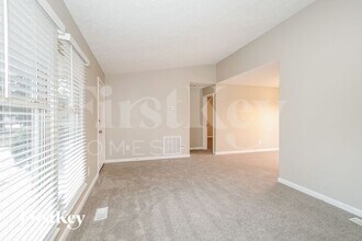 517 Catawba Cir N in Matthews, NC - Building Photo - Building Photo