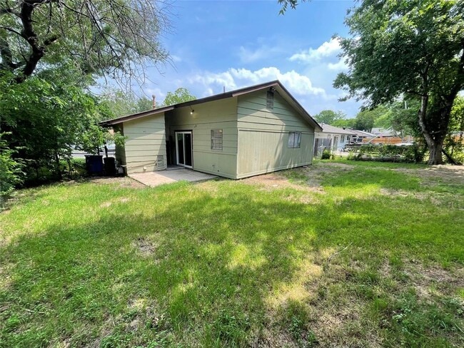 5900 Glen Meadow Dr in Austin, TX - Building Photo - Building Photo