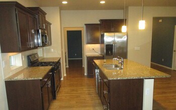 7902 161st St Ct E in Puyallup, WA - Building Photo - Building Photo