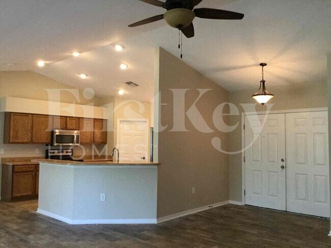 3668 Sandhill Crane Dr in Lakeland, FL - Building Photo - Building Photo