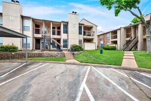 12480 Abrams Rd in Dallas, TX - Building Photo