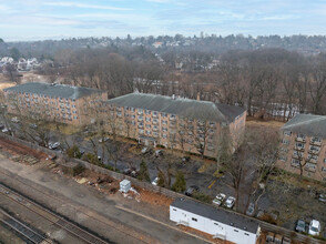 Consulate on the Park in Tuckahoe, NY - Building Photo - Building Photo