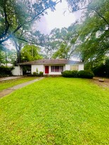 126 Aston Ave in Mccomb, MS - Building Photo