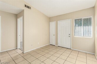 3873 Soda Springs Dr in Las Vegas, NV - Building Photo - Building Photo