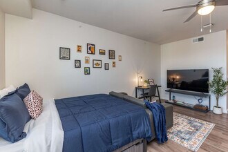 2746 Central Pkwy in Cincinnati, OH - Foto de edificio - Building Photo