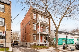 2333 Saint-Zotique E in Montréal, QC - Building Photo