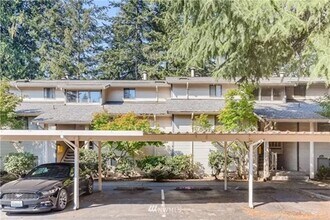 12229 100th Ave NE in Kirkland, WA - Building Photo - Building Photo