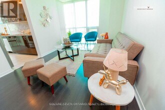 4900 Glen Erin Dr in Mississauga, ON - Building Photo - Building Photo
