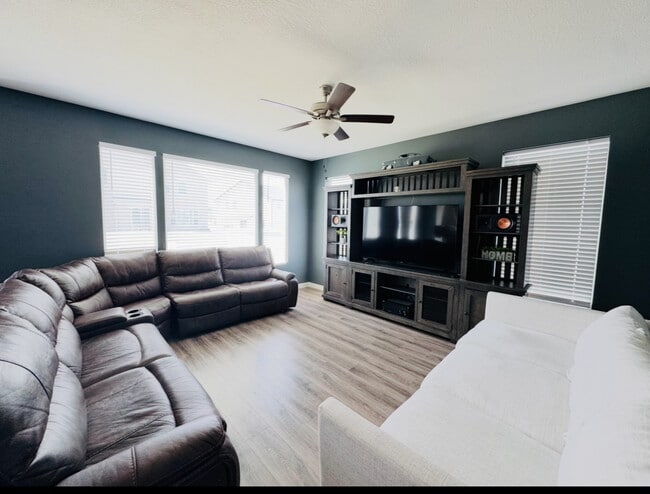 887 N Galena Dr in Tooele, UT - Building Photo - Building Photo