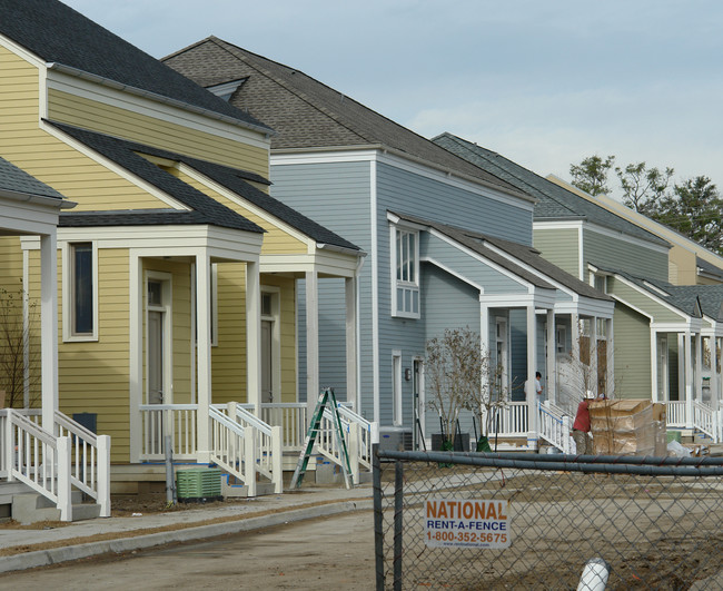 720 Adele Dr in New Orleans, LA - Foto de edificio - Building Photo