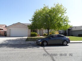 13225 Davidson Cir in Victorville, CA - Building Photo