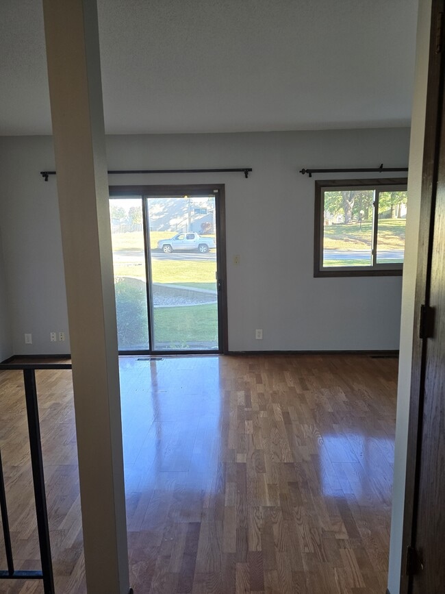 1551 N Oberlin Cir in Fridley, MN - Building Photo - Building Photo