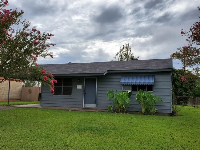 property at 3426 Bistineau Dr