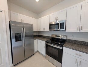 32021 Spiceberry St in San Antonio, FL - Building Photo - Building Photo