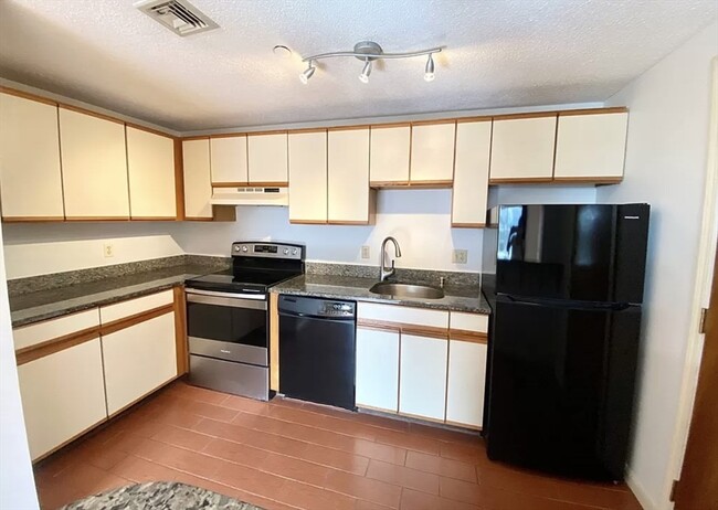 9 Prospect St, Unit #309 in Woburn, MA - Building Photo - Building Photo