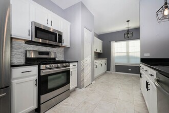 2664 Cobblestone Dr in Crystal Lake, IL - Building Photo - Building Photo