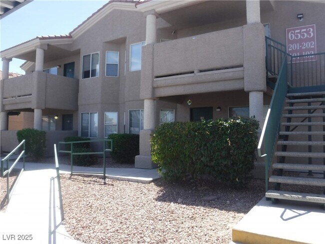 6553 McRae Ave in Las Vegas, NV - Building Photo - Building Photo