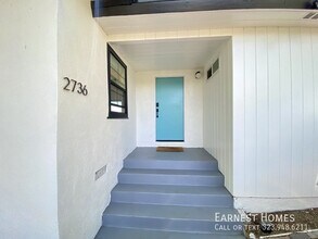 2736 Hollyridge Dr in Los Angeles, CA - Building Photo - Building Photo