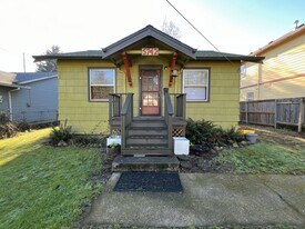 5742 NE Alton St in Portland, OR - Building Photo