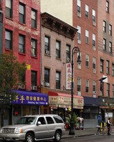 329 Grand St in New York, NY - Building Photo