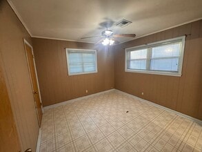 196 Burney Dr in Monroe, LA - Foto de edificio - Building Photo