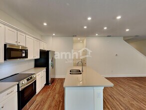 8549 Belfort St in Jacksonville, FL - Building Photo - Building Photo