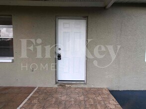 3252 Peterborough St in Holiday, FL - Building Photo - Building Photo