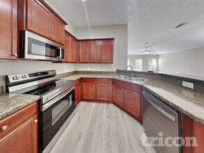 6681 Freeport Dr in Spring Hill, FL - Building Photo - Building Photo