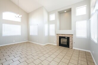 5212 Standing Rock Pl in Las Vegas, NV - Foto de edificio - Building Photo