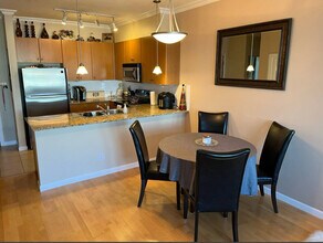 15385 101A Av in Surrey, BC - Building Photo - Building Photo