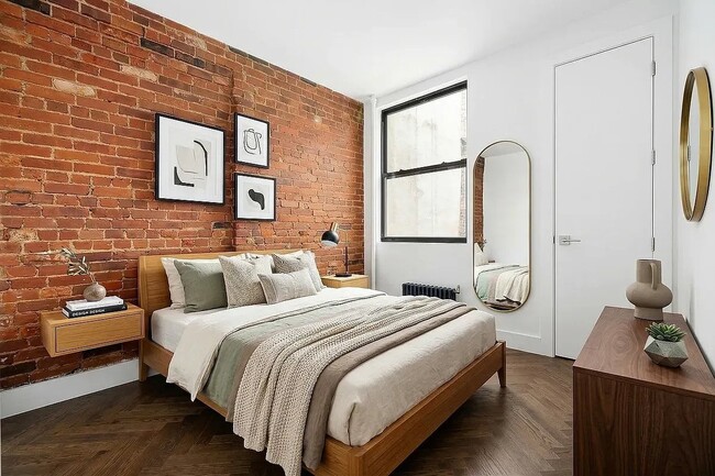 130 Allen St, Unit 10R in New York, NY - Building Photo - Building Photo