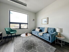 1261 8th St, Unit ID1036772P in West Des Moines, IA - Building Photo