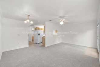 554 Wingspan Way in Crestview, FL - Building Photo - Building Photo