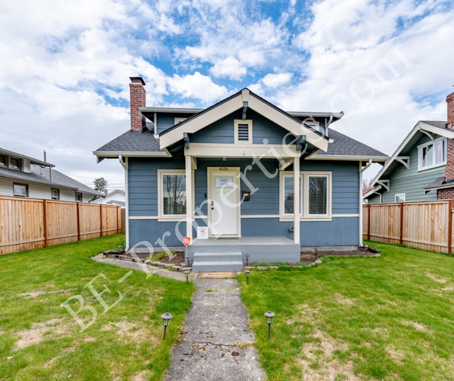 4536 Fawcett Ave in Tacoma, WA - Building Photo - Building Photo