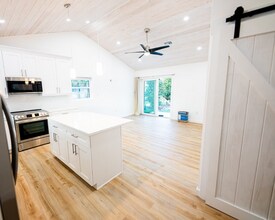 539 N Garden Ave in Clearwater, FL - Building Photo - Building Photo