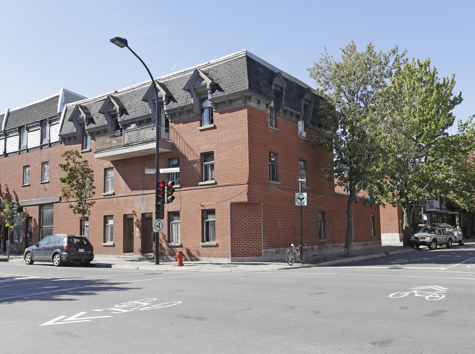 3359 E Sainte-Catherine E in Montréal, QC - Building Photo