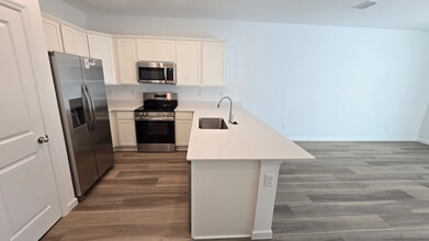 581 Holly Lks Dr in Orange Park, FL - Building Photo - Building Photo
