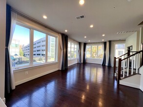 6603 Eames Way, Unit #2 in Bethesda, MD - Foto de edificio - Building Photo