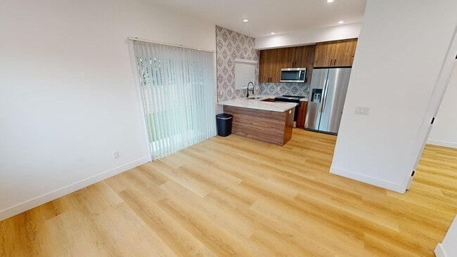 5339 W Falls View Dr in San Diego, CA - Building Photo - Building Photo