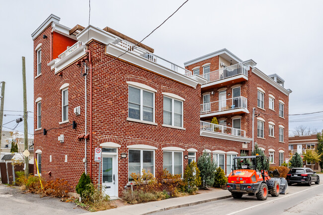 3899 Rue in Verdun, QC - Building Photo - Building Photo