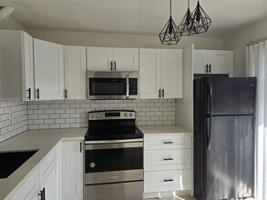 10301 NW 33rd St in Coral Springs, FL - Building Photo - Building Photo