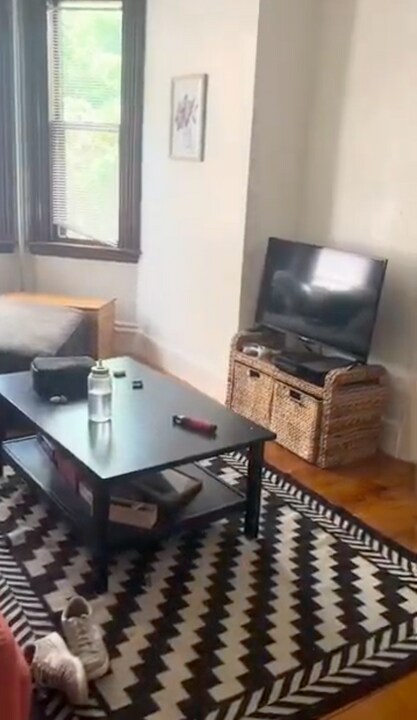 4 Adella Pl in Boston, MA - Building Photo