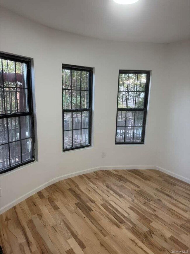 1827 Amethyst St in Bronx, NY - Building Photo - Building Photo