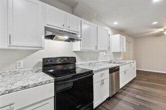 308 Myrtle Dr in Hurst, TX - Building Photo - Building Photo